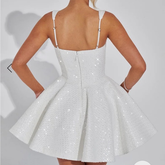 White Sleeveless A-Line Mini Dress with Square Neck - Picture 2 of 3